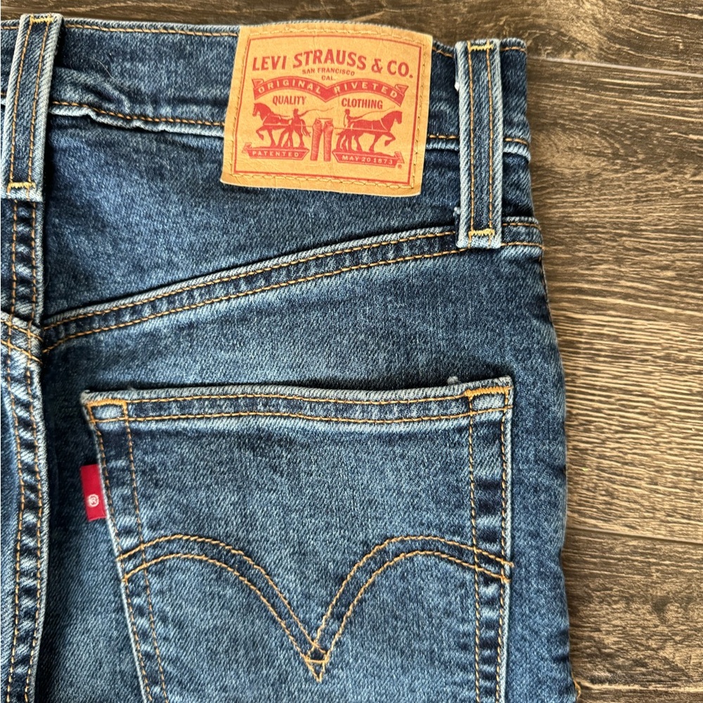 Levi’s Ribcage Straight - Picture 6 of 6